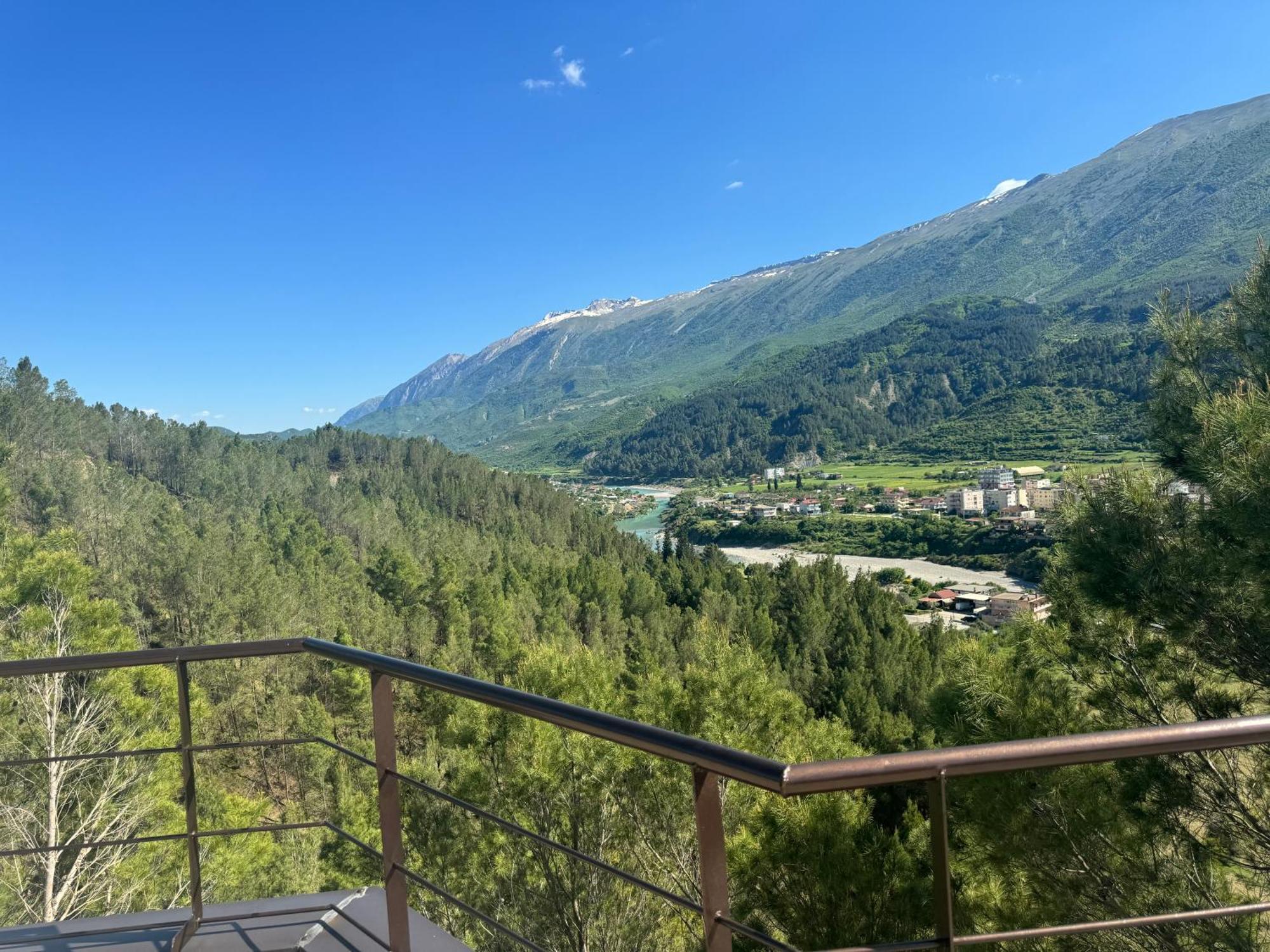 Hotel Kseal Përmet Esterno foto
